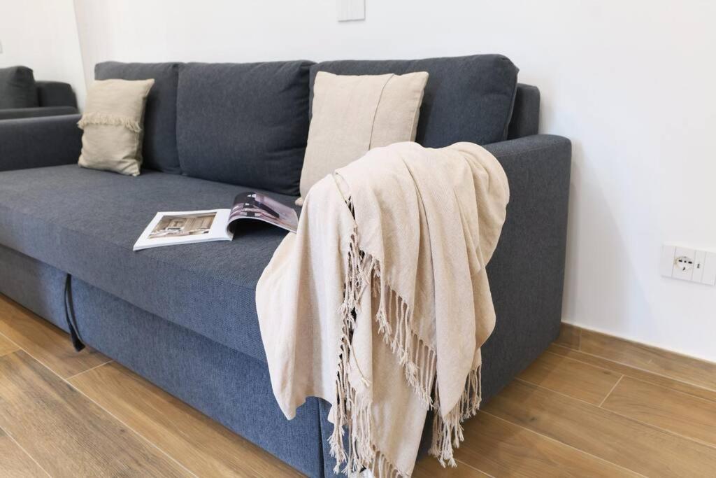 Modern And Quiet One Bedroom Near The M4 Apartment Milan