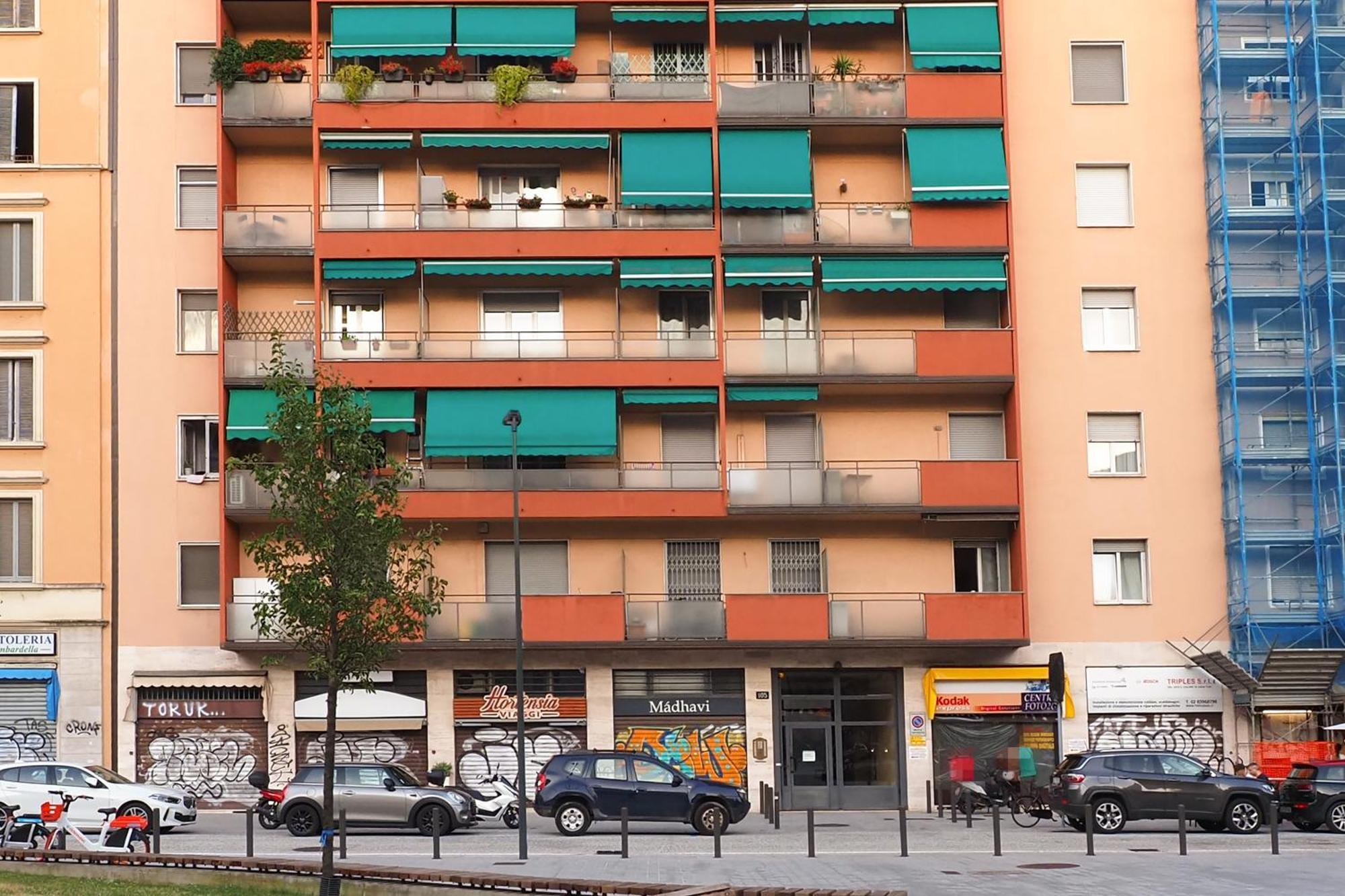 Apartment Modern And Quiet One Bedroom Near The M4 Milan